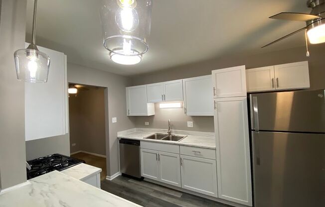 2 beds, 1 bath, 984 sqft, $1,695, Unit 155 118