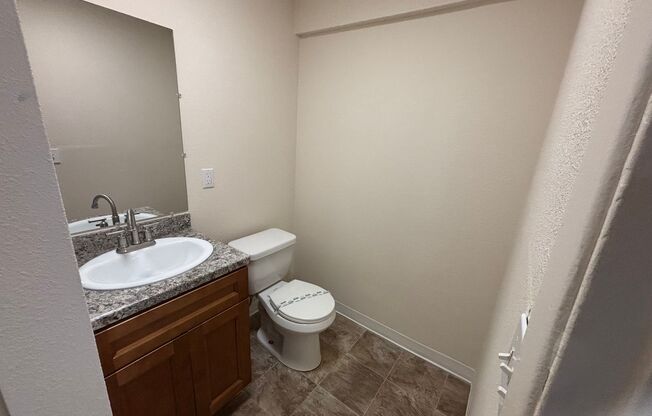 Studio, 1 bath, 260 sqft, $1,100, Unit C