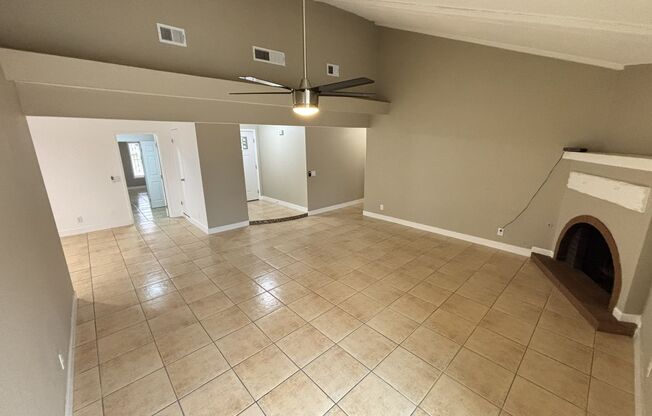 Newly Renovated 3bed/3Bath W/ private studio located in E. Las Vegas