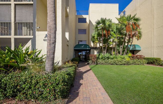 Two Weeks Free for May 31 or sooner Lease Start - 2/2 Condo near IMG Golf Course