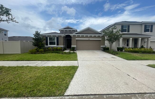 Gorgeous 4 bedroom, 2.5 bathroom HOME in Wimauma