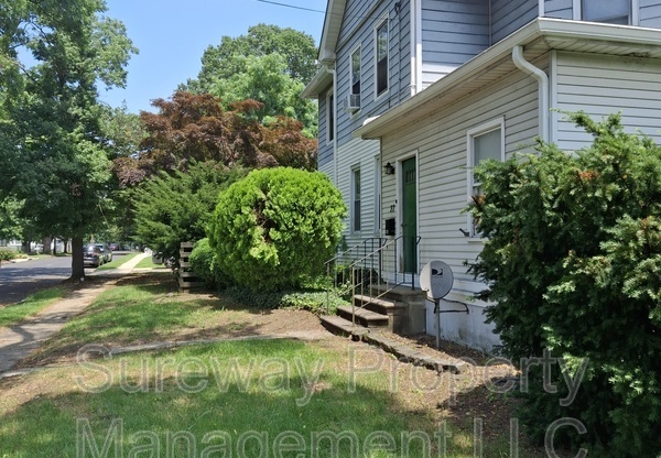 37 W CEDAR AVE