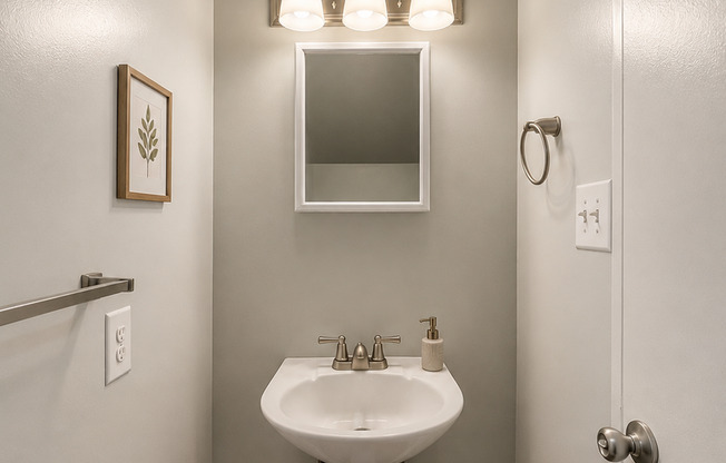 2 beds, 1.5 baths, 850 sqft, $1,050, Unit 04B