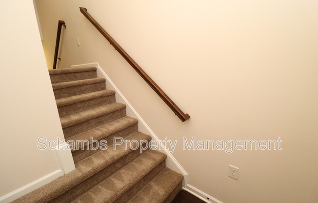 1405 REGENTS LN