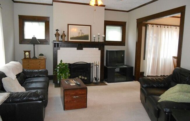 3 beds, 1 bath, $1,599