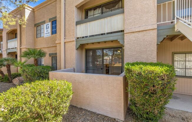 Stunning and Freshly Remodeled 1 Bedroom Condo!