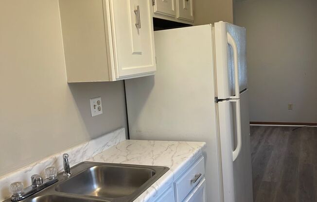 1 bed, 1 bath, $775