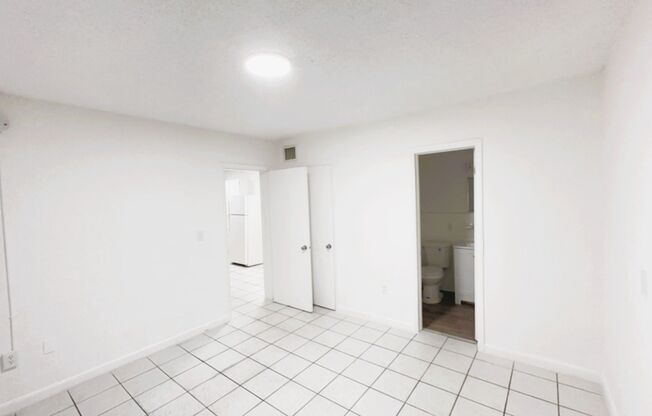 1 bed, 1 bath, 520 sqft, $1,600, Unit AG 10