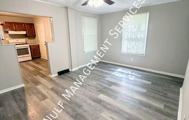 506 FARNSWORTH AVE