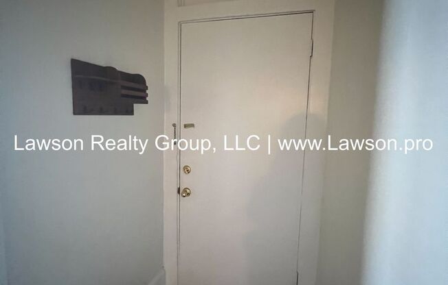 1 bed, 1 bath, 700 sqft, $825, Unit Walnut 422 - 4