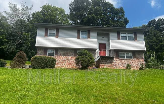 1923 RIDGECREST DR