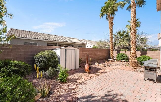 Silverado Ranch: Bright, Open Concept 3/2/2 Home with Downstairs Bedroom & Full Bath, Community Pool
