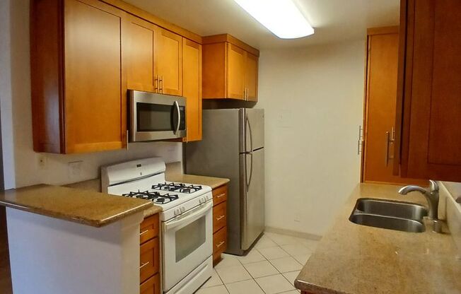 1 bed, 1 bath, $2,495, Unit 106