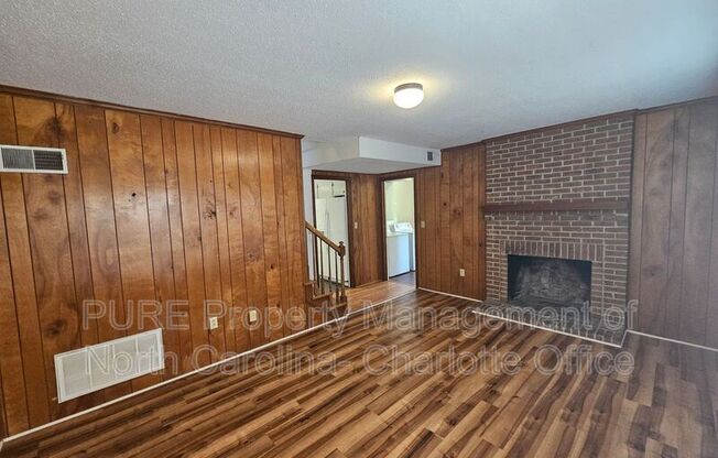 9211 ROBERT FROST LN