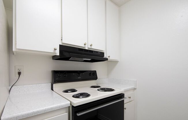 1 bed, 1 bath, 690 sqft, $1,995, Unit 018