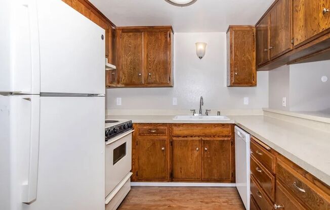 2 beds, 1 bath, 950 sqft, $1,445, Unit 26