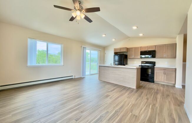 1 bed, 1 bath, 743 sqft, $1,499, Unit EC 4242-03