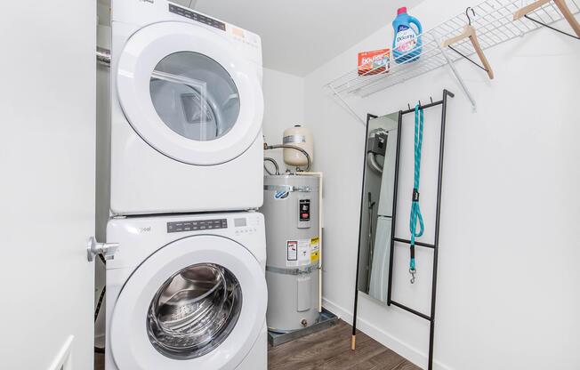1 bed, 1 bath, 670 sqft, $1,599