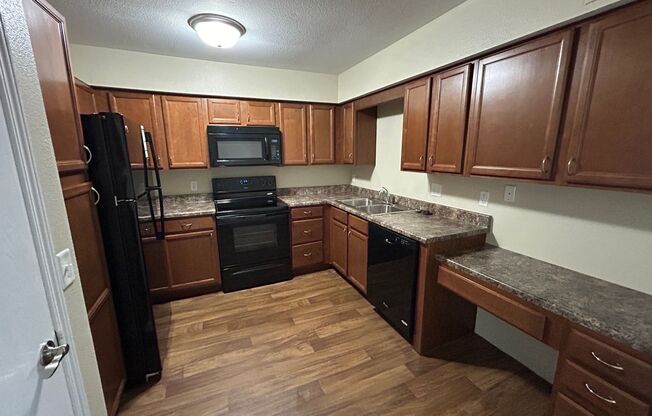 1 bed, 1 bath, 784 sqft, $1,175, Unit 7600209