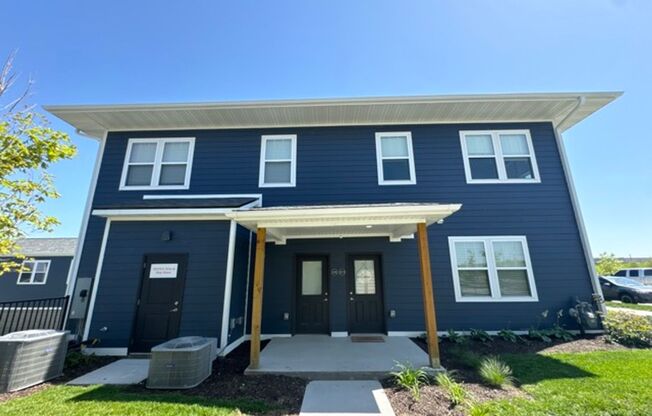2 beds, 2 baths, 1,188 sqft, $2,095, Unit 10119 S 131st Street Unit 102 B1442 S10