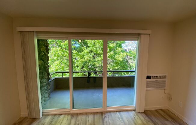 2 beds, 1 bath, 850 sqft, $1,395, Unit 301
