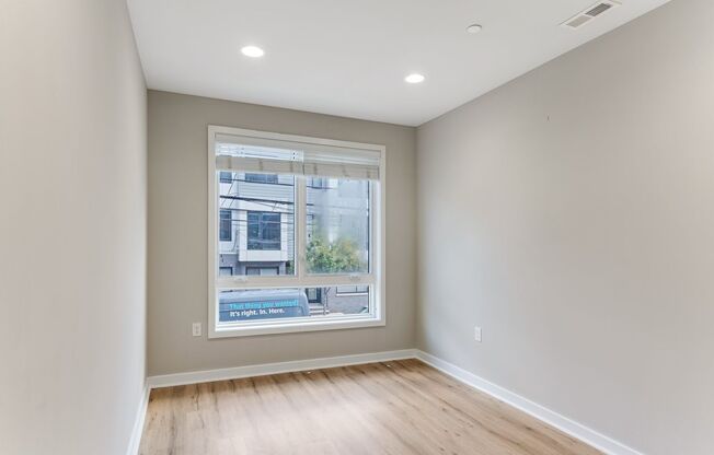 2 beds, 1 bath, 802 sqft, $1,795, Unit Unit 7