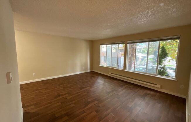 1 bed, 1 bath, $1,350, Unit # 202