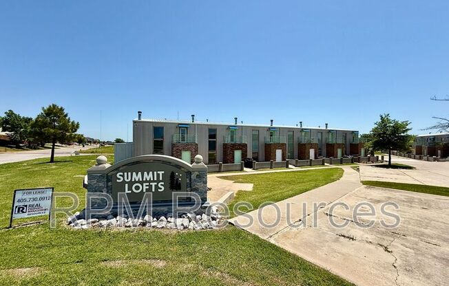300 Summit Ridge C