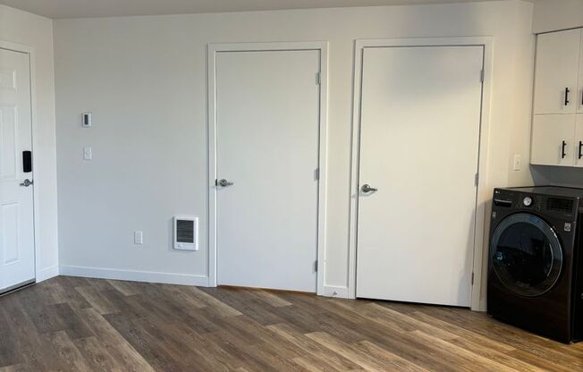 Studio, 1 bath, 356 sqft, $1,450, Unit 304