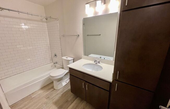 2 beds, 1 bath, $1,395, Unit 116
