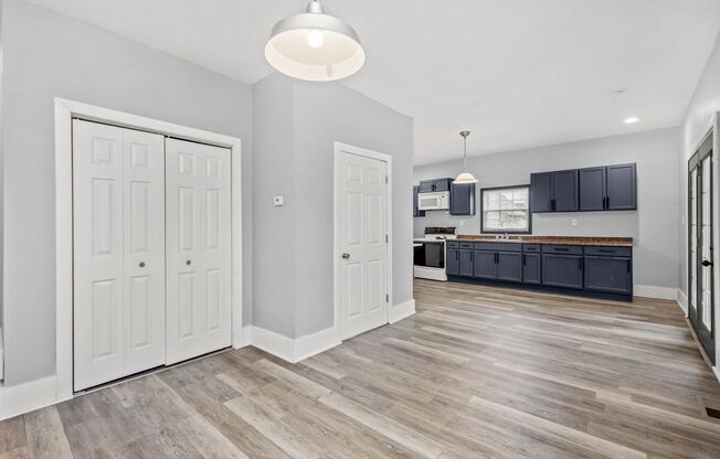 Stunning 3 bedroom home in McKees Rocks available August 15!