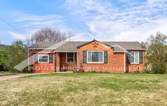 Gorgeous Home with Fenced Back Yard and Central A/C