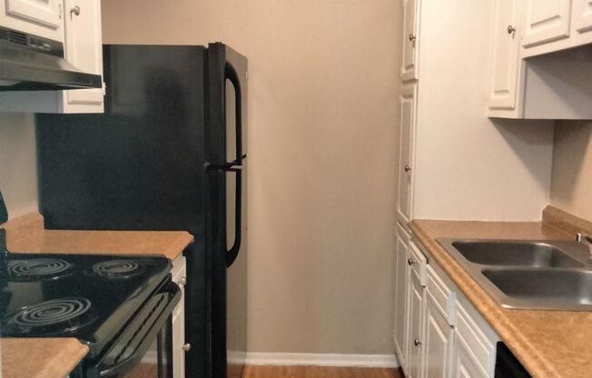 1 bed, 1 bath, 710 sqft, $875, Unit 04HP