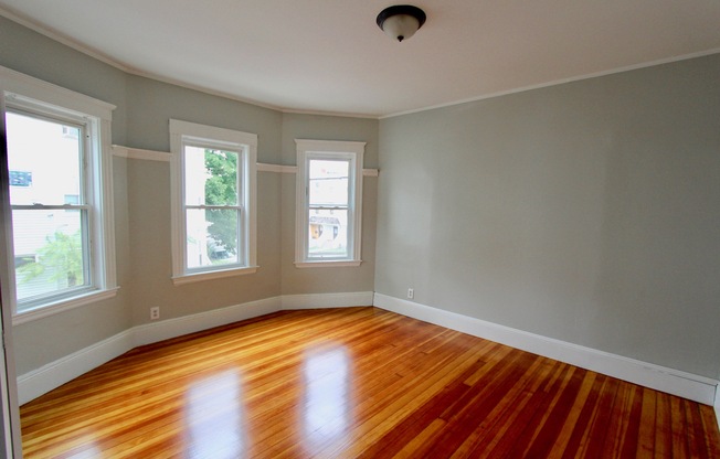 137 Pleasant St