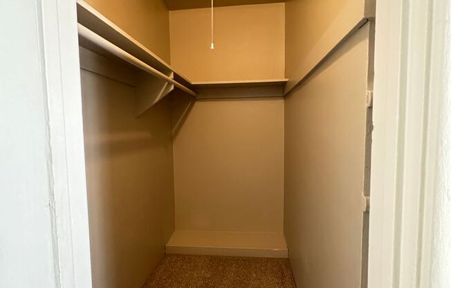 1 bed, 1 bath, $1,525, Unit B