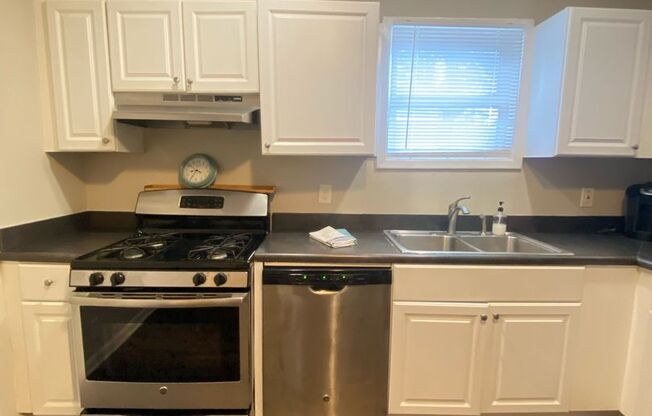 1 bed, 1 bath, $1,275, Unit Unit 1