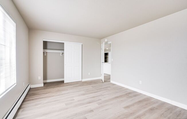 2 beds, 1 bath, 850 sqft, $1,099, Unit B212