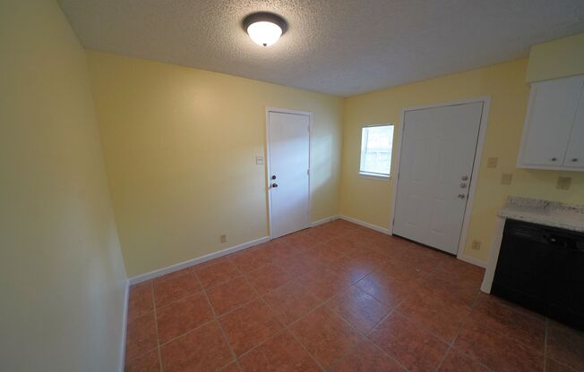 3 beds, 1 bath, $1,400