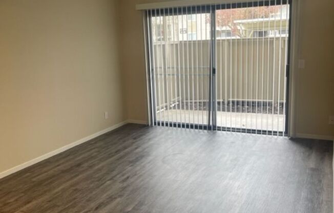 1 bed, 1 bath, 660 sqft, $1,525, Unit 127