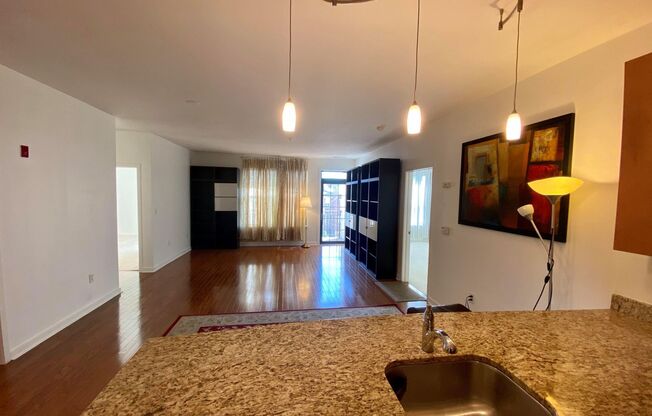 Charming 2Bedroom/2Bath Condo in Heart of Charles Village!