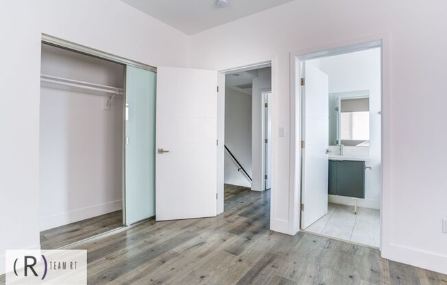 3 beds, 3 baths, 1,565 sqft, $3,600, Unit 11639 1/2 Burbank Blvd