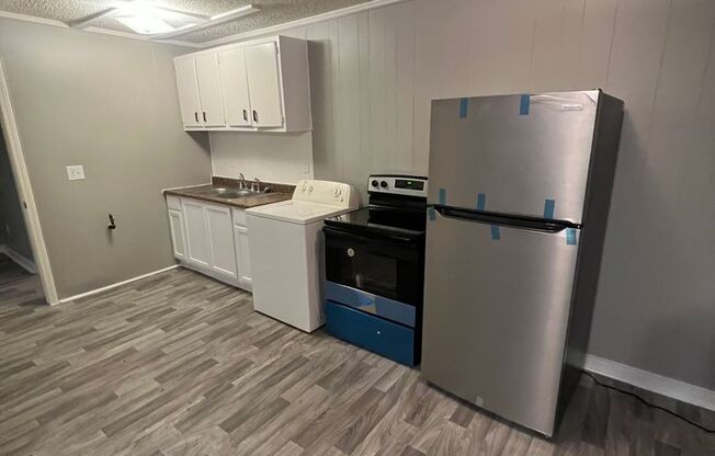 1 bed, 1 bath, $950, Unit 02