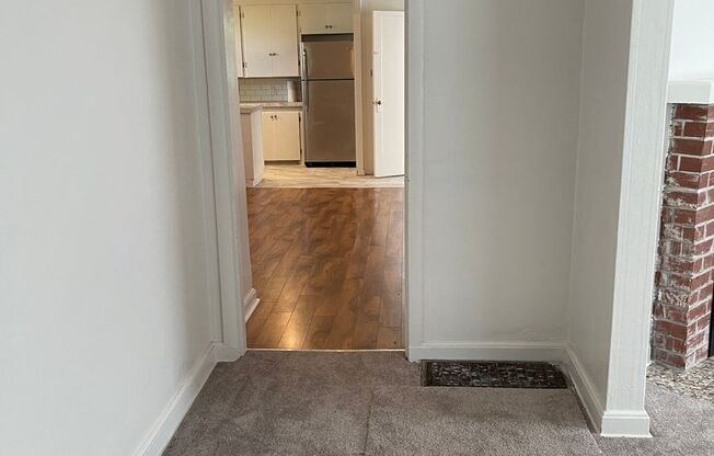 4br/2ba house with fenced yard & detached garage