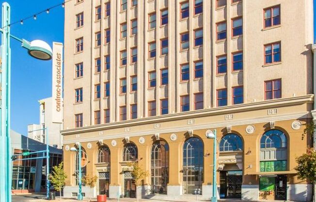 Eccentric 2 Bedroom 2.5 Bathroom Condo In Downtown ABQ!