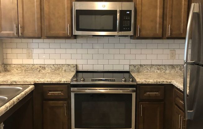 2 beds, 2 baths, 1,074 sqft, $905, Unit 39