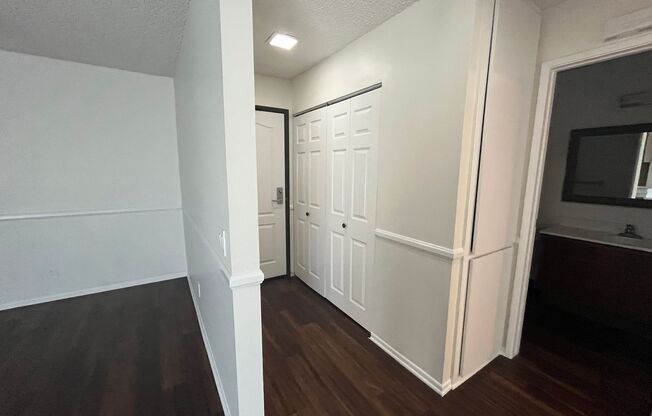1 bed, 1 bath, 737 sqft, $2,150, Unit 042