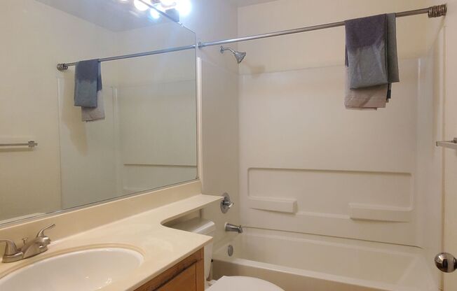Spacious Condo, A/C, Wood Floors, Fresh Paint, Raised Floors, Balcony, Walk In Closet, Garage, 2 Pools!