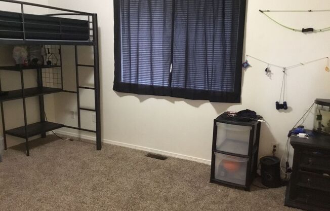 1921-1923 Almond Avenue