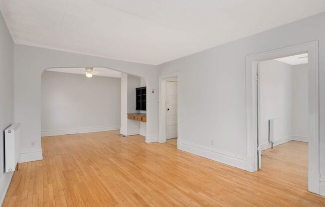 2 beds, 1 bath, $1,325, Unit Upper