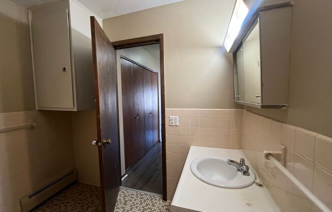 1 bed, 1 bath, 970 sqft, $970, Unit 310